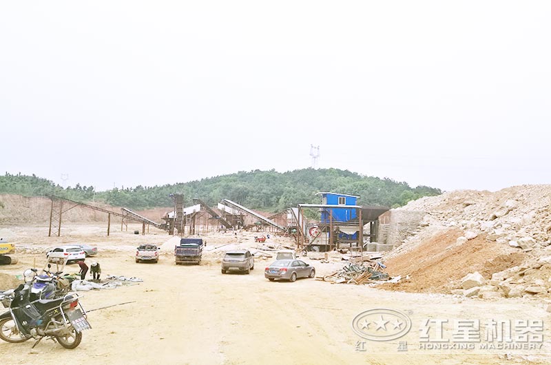 湖北黃岡砂石生產(chǎn)線(xiàn)現(xiàn)場(chǎng)