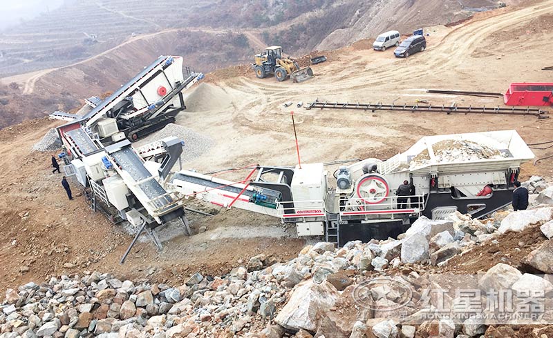 移動破碎機(jī)工作現(xiàn)場實(shí)拍